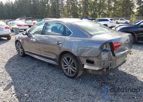 2017 Volkswagen Passat 1.8T R-Line z USA, uszkodzony, nr VIN 1VWDT7A38HC059590